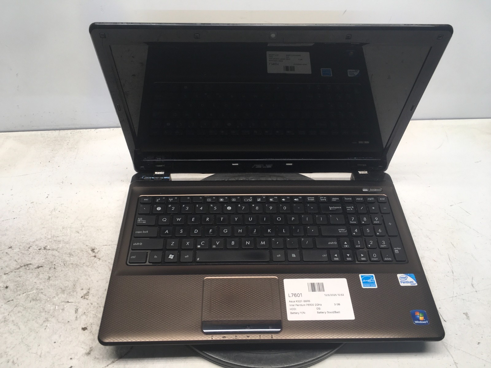 Asus K52F-BBR5 Intel Pentium P6100 2GHz 3 GB NO HDD NO BAT - DIM SCREEN