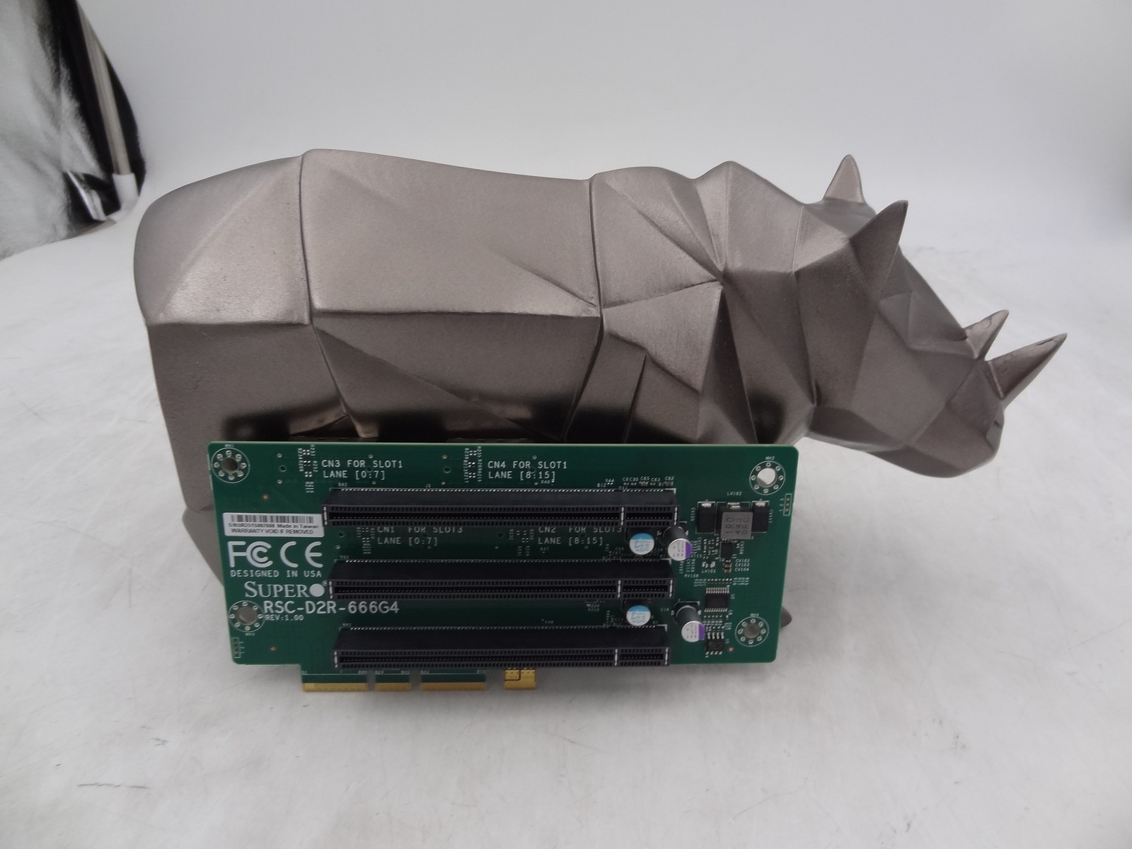 RSC-D2R-666G4 SUPERMICRO 2U RISER CARD W 3X PCIE 4.0 X16 SLOTS RoH