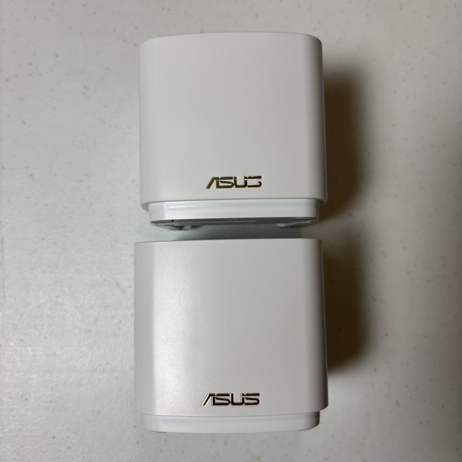 Two ASUS ZenWiFi AX Mini (XD4N) AiMesh Wi-Fi Router White No Plugs