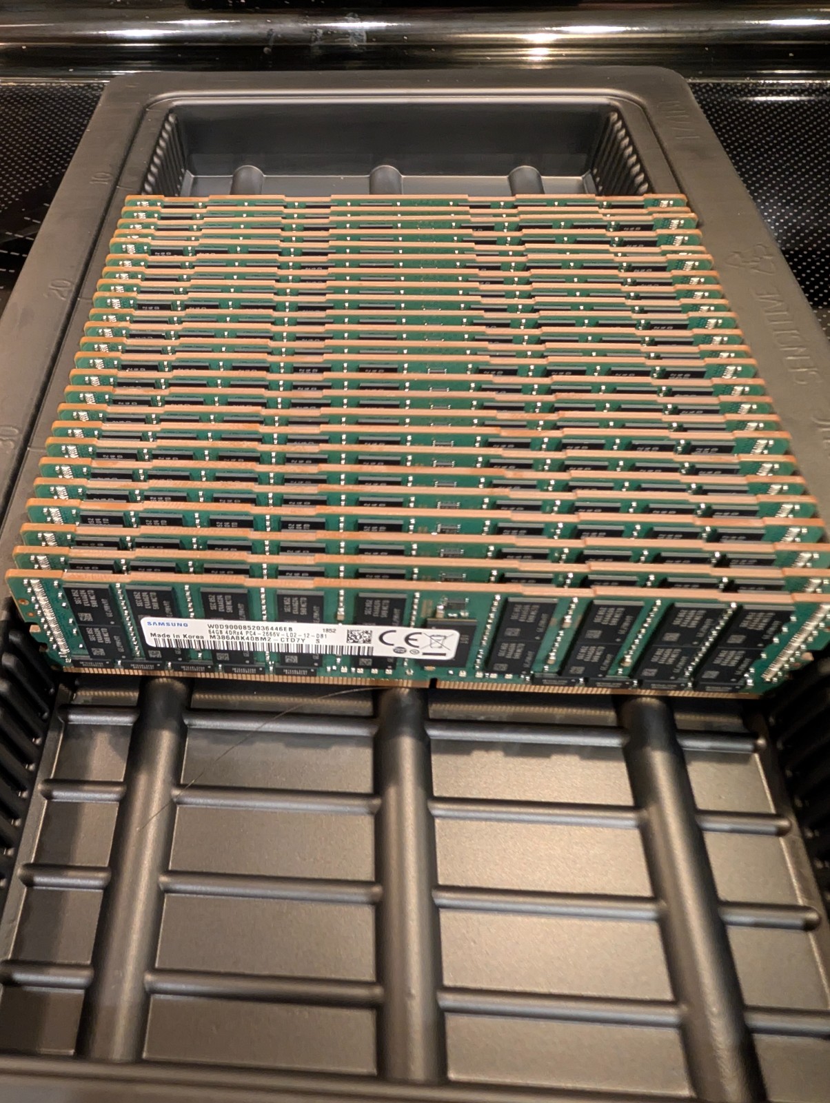 Lot of 24 Samsung 64GB 4DRx4 PC4-2666V LRDIMM M386A8K40BM2-CTD7Y 1.5TB DDR4 ECC