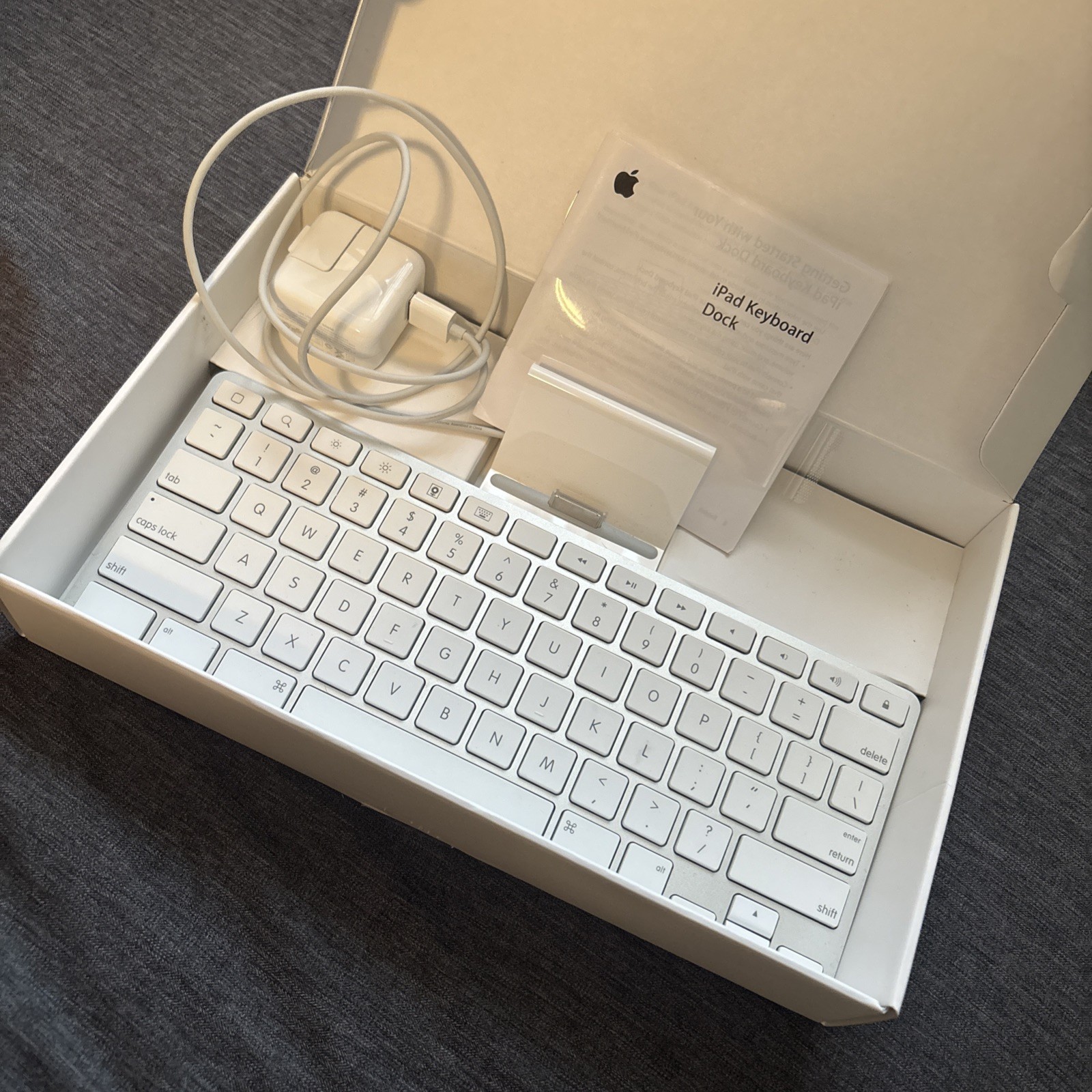 Apple A1359 Keyboard Dock OEM 30-Pin Connector for iPad /iPhone