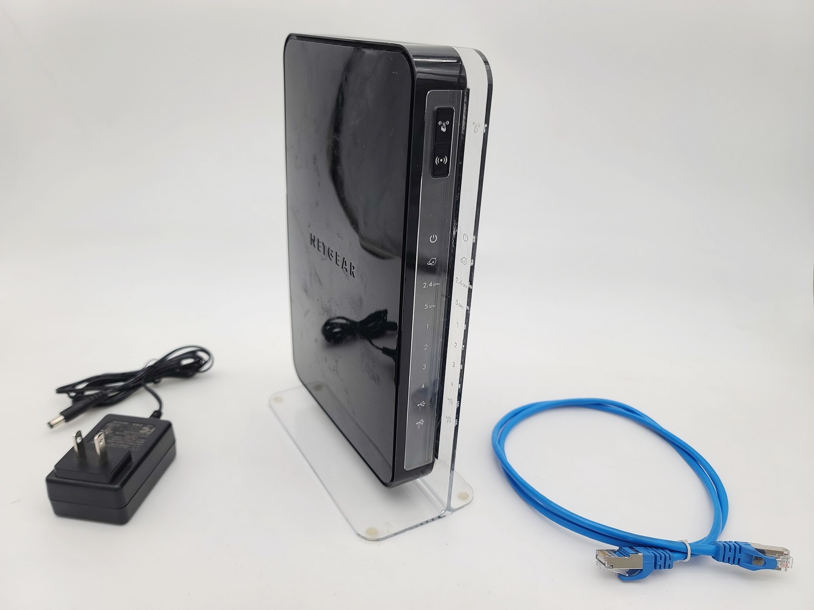 NETGEAR WNDR4500 V3 N900 DUAL-BAND GIGABIT WIFI USB WIRELESS ROUTER W CABLE