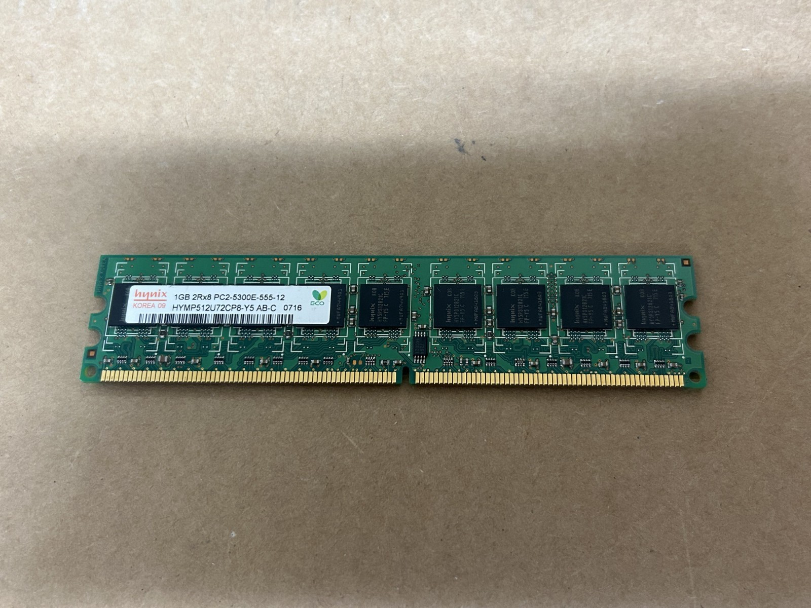 Hynix HYMP512U72CP8-Y5 AB-C 1GB DDR2-667 (PC2-5300) PC2-5300E Random Access Mem