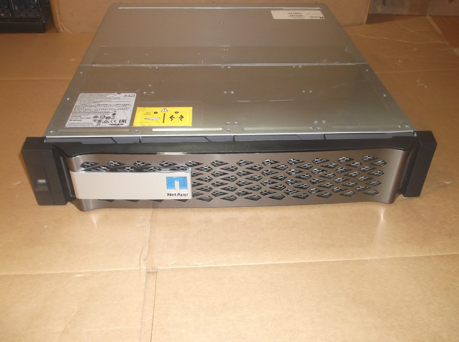 NetApp FAS2720A  2U  12x 3.5 4 X960GB SSD SAS  12GBPS  X374A  8 X 4TB 12GB X336A