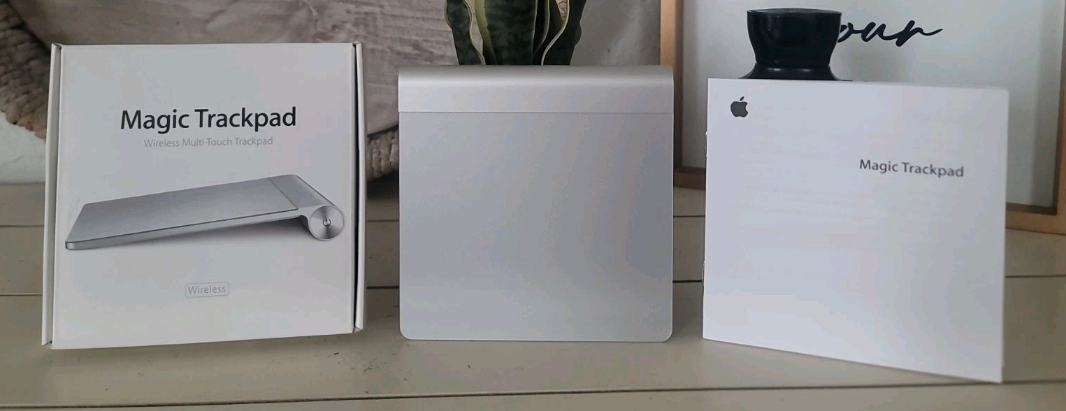 Apple A1339 Wireless Magic Trackpad - MC380LL/A (PRISTINE CONDITION)
