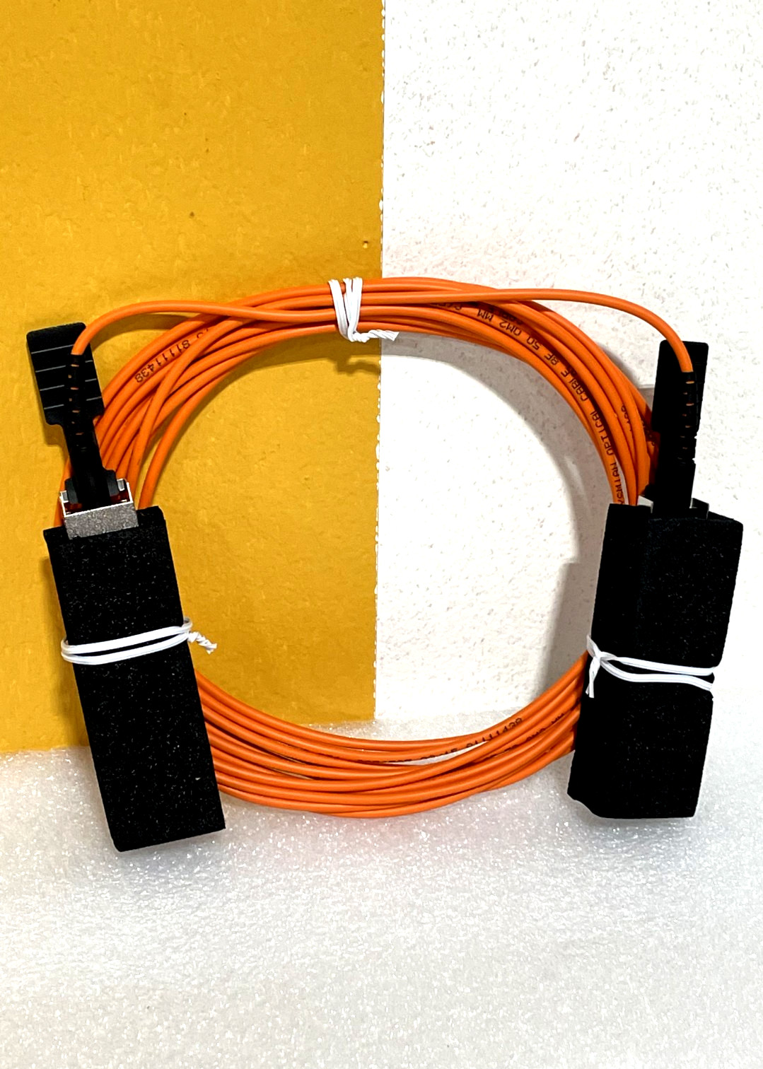 Genuine Arista AOC-Q-Q-40G-5M  40Gb/s QSFP+ Male to Male Optical Cable 5m NEW