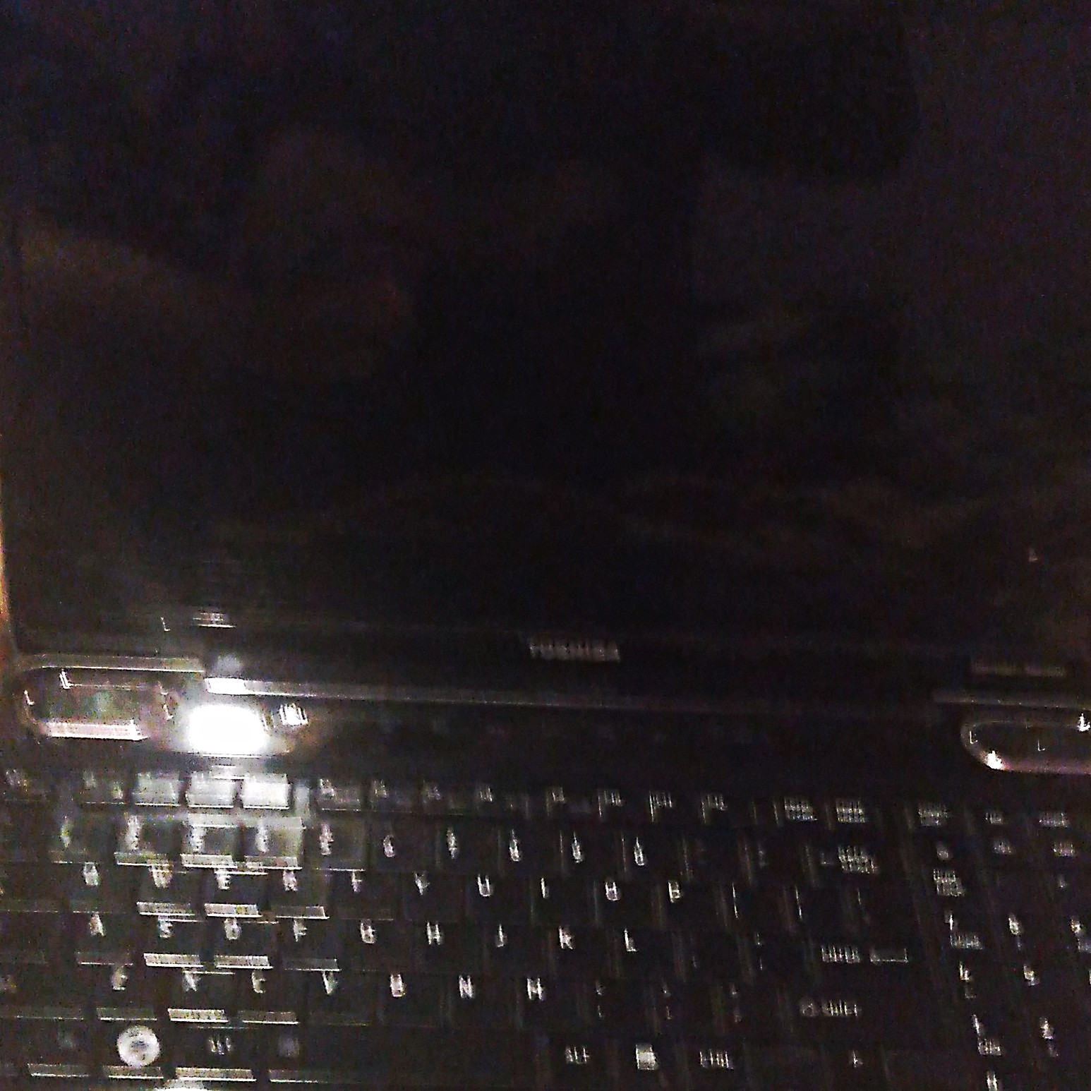 Toshiba Satellite A500 16in Core 2 Duo 2.10GHz 4GB 500GB  read description