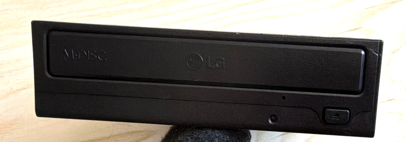 LG Super Multi DVD Writer GH24NSC0 24x SATA Internal 5.25in Black. READ DETAILS