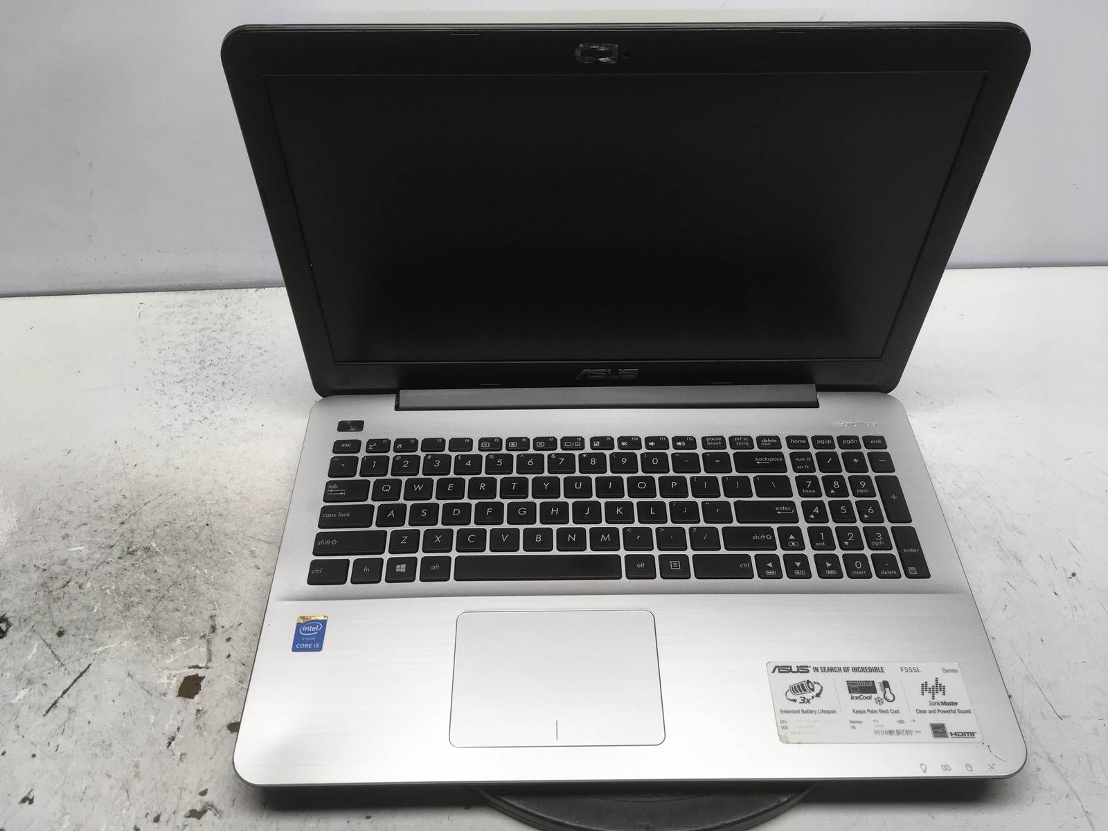 Asus F555LA-EH51 Intel i5-5200U 2.2GHz 8 GB NO HDD No Batt