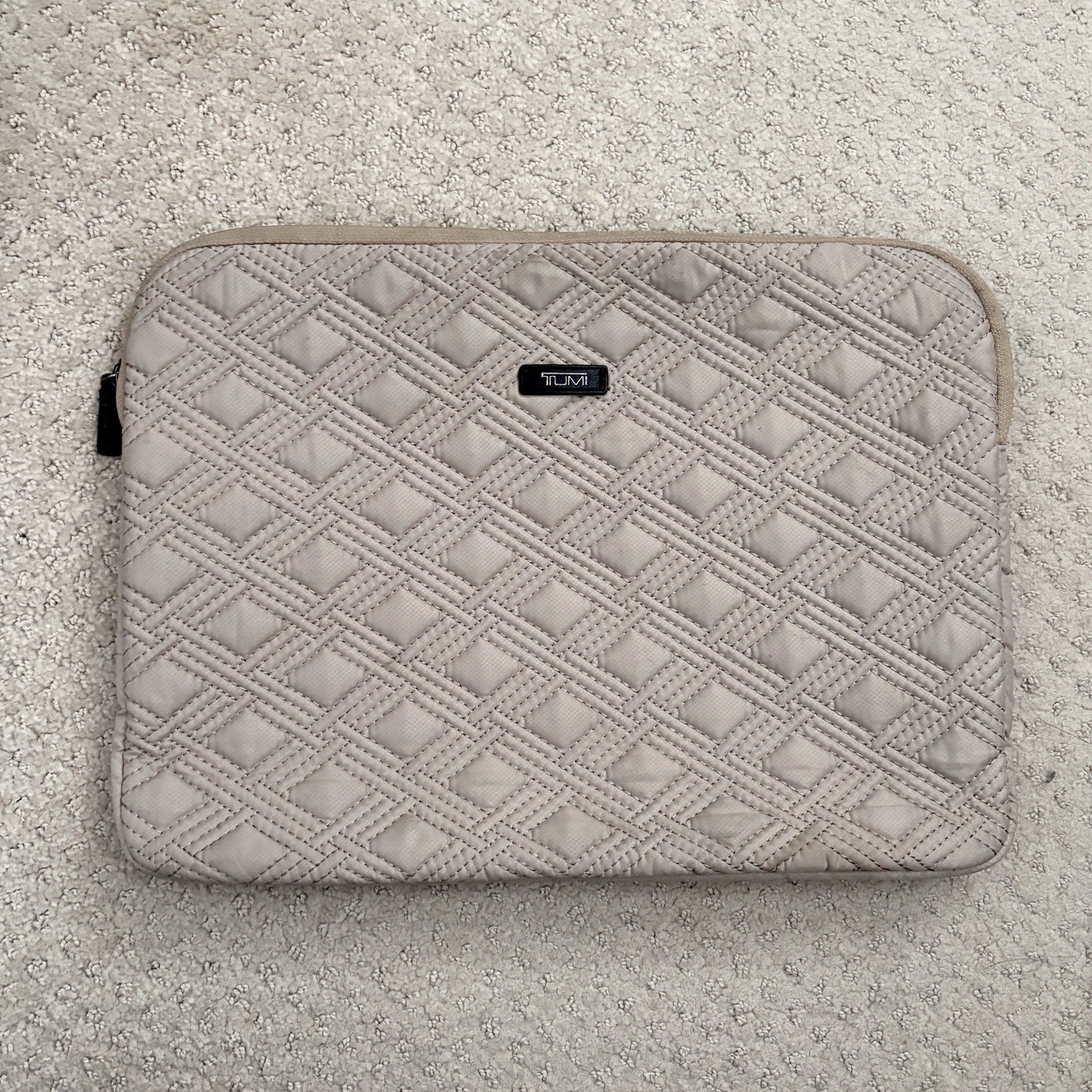 Tumi Beige Quilted Padded Laptop Zip Sleeve Case Bag 11” x 14”
