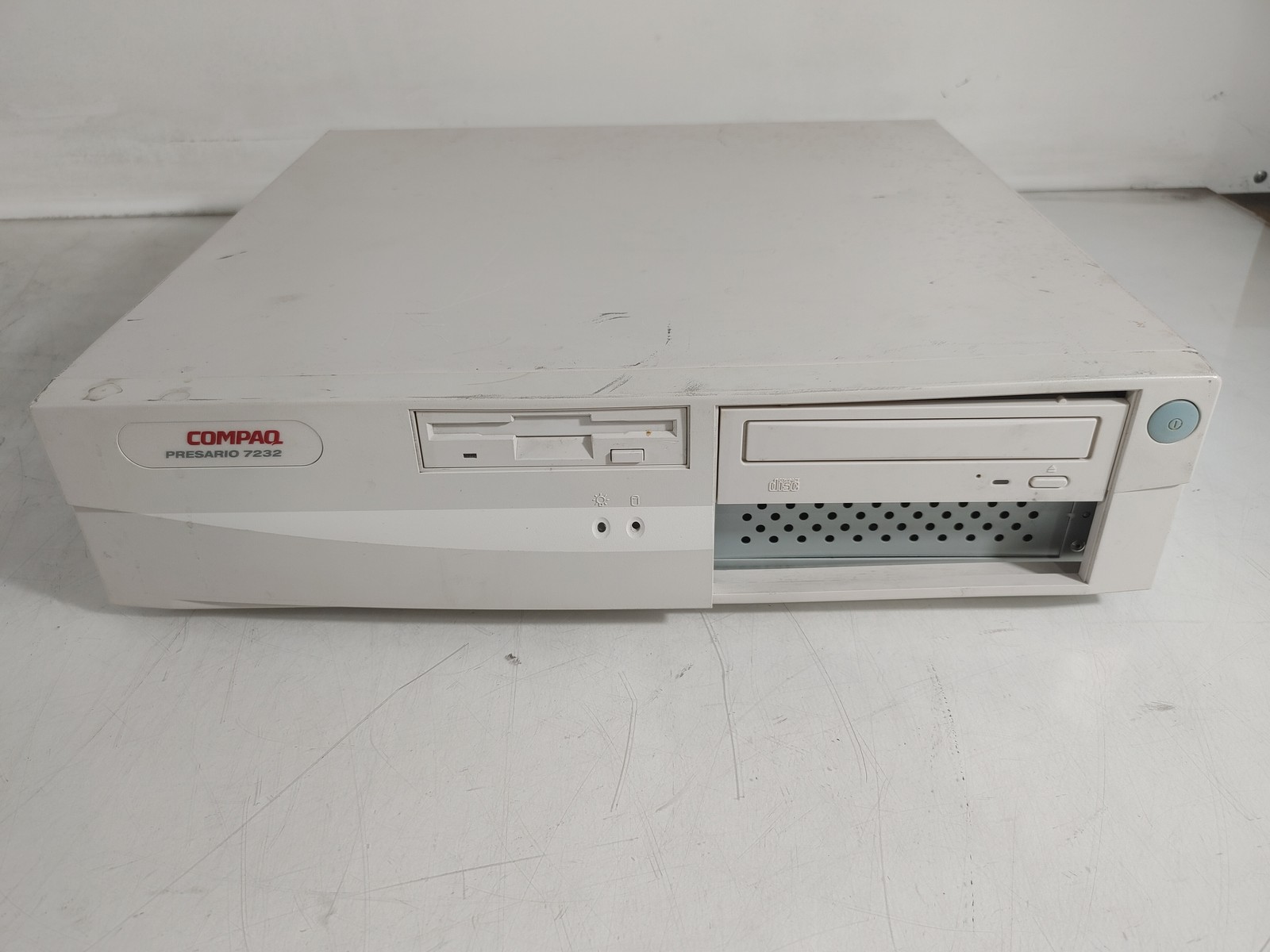 Vintage Compaq Presario 7232 Intel Pentium 120 MHz 80 MB SIMM Desktop For Parts