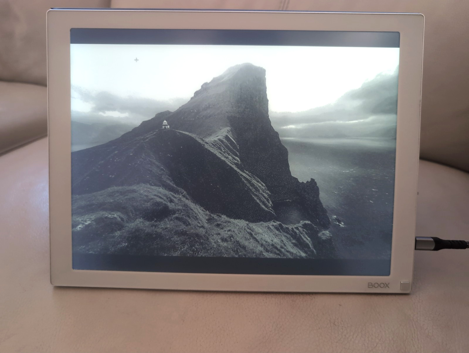 ONYX Boox Mira 13.3 E-Ink Monitor – Excellent Eye Care Display