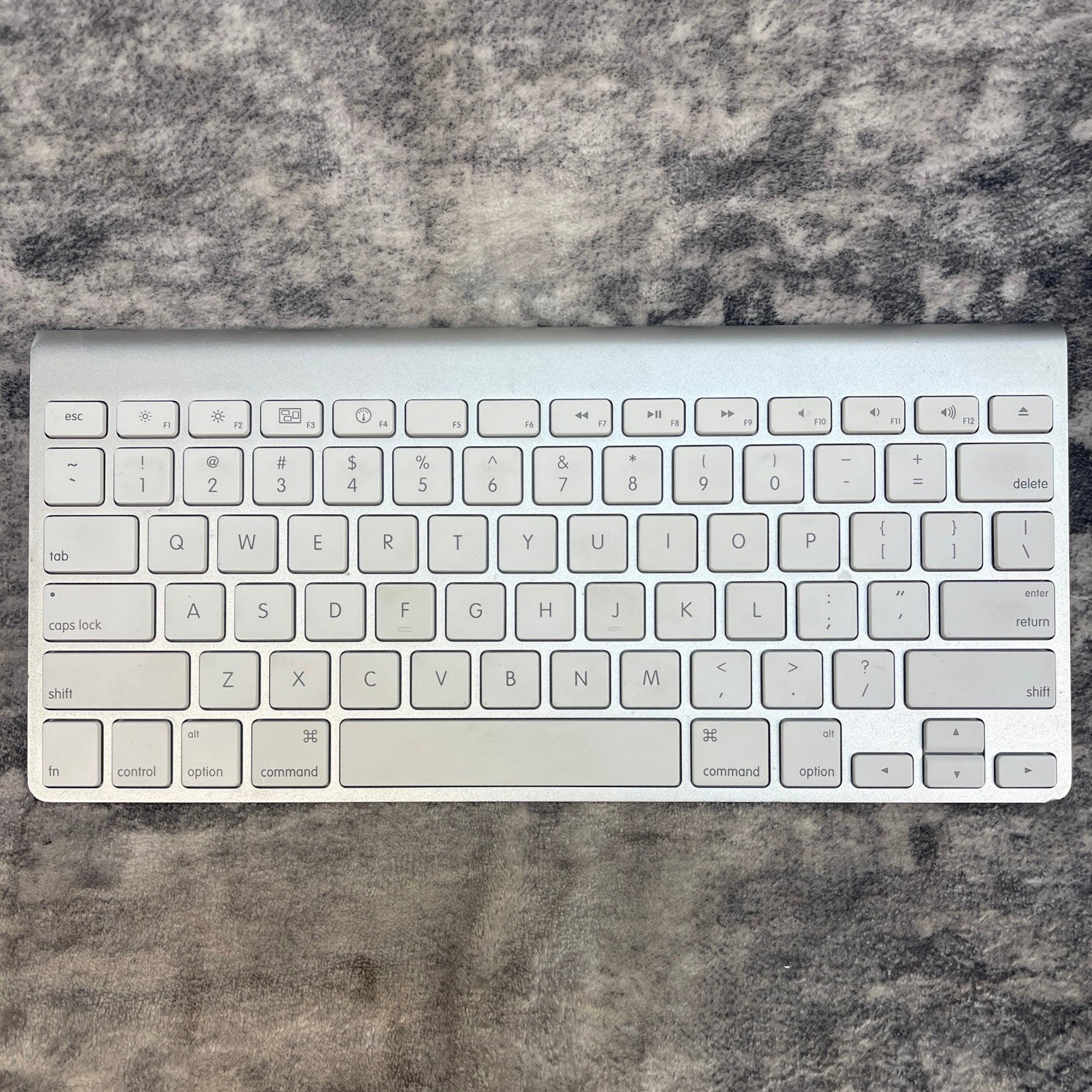 Apple Wireless Keyboard A1314 Bluetooth Aluminum Silver White Mac iPad Genuine