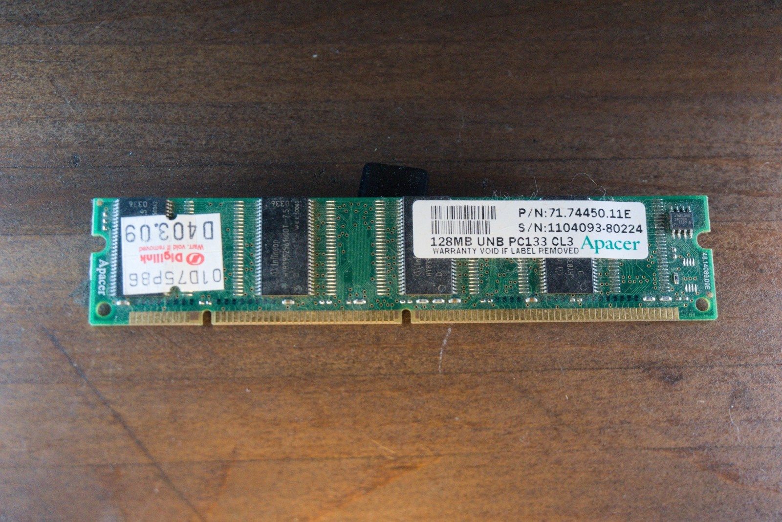 Apacer 128MB UNB PC133 CL3 168-Pin DIMM Memory Module 71.74450.11E