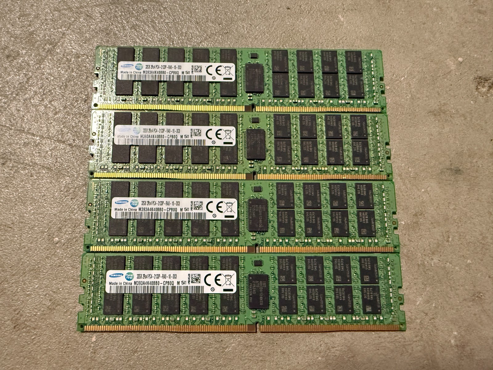 Lot of 4 Samsung 32GB RDIMM M393A4K40BB0-CPB0Q Server RAM 128GB