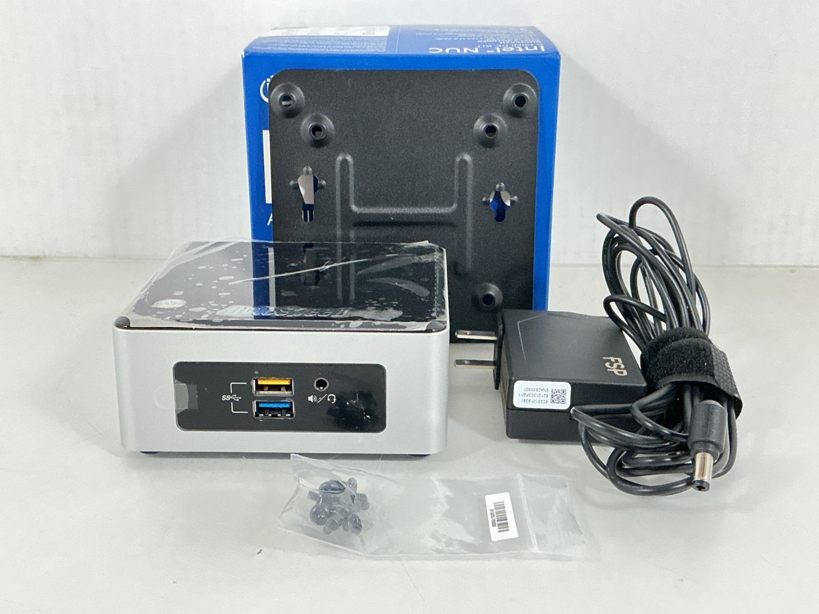 Intel NUC5CPYH Intel Celeron N3050 WiFi VGA HDMI Mini PC (BOXNUC5CPYH)