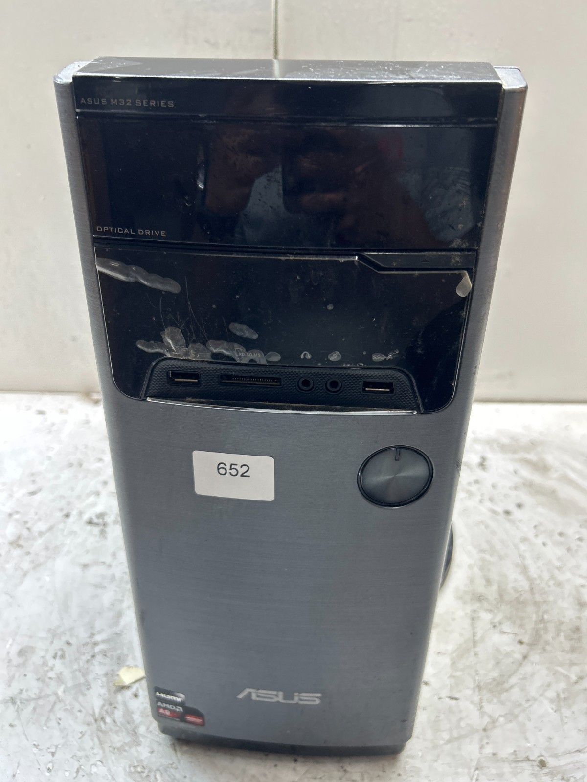 ASUS M32BF AMD A8-5500 APU with Radeon 3200MHz 4GB NO HDD
