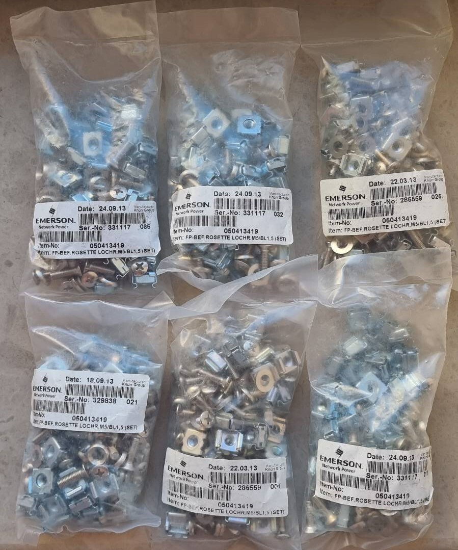Emerson Vertiv 050413419 Knürr Mounting Holes BL1 cage nut, 5mm, 300-Pack