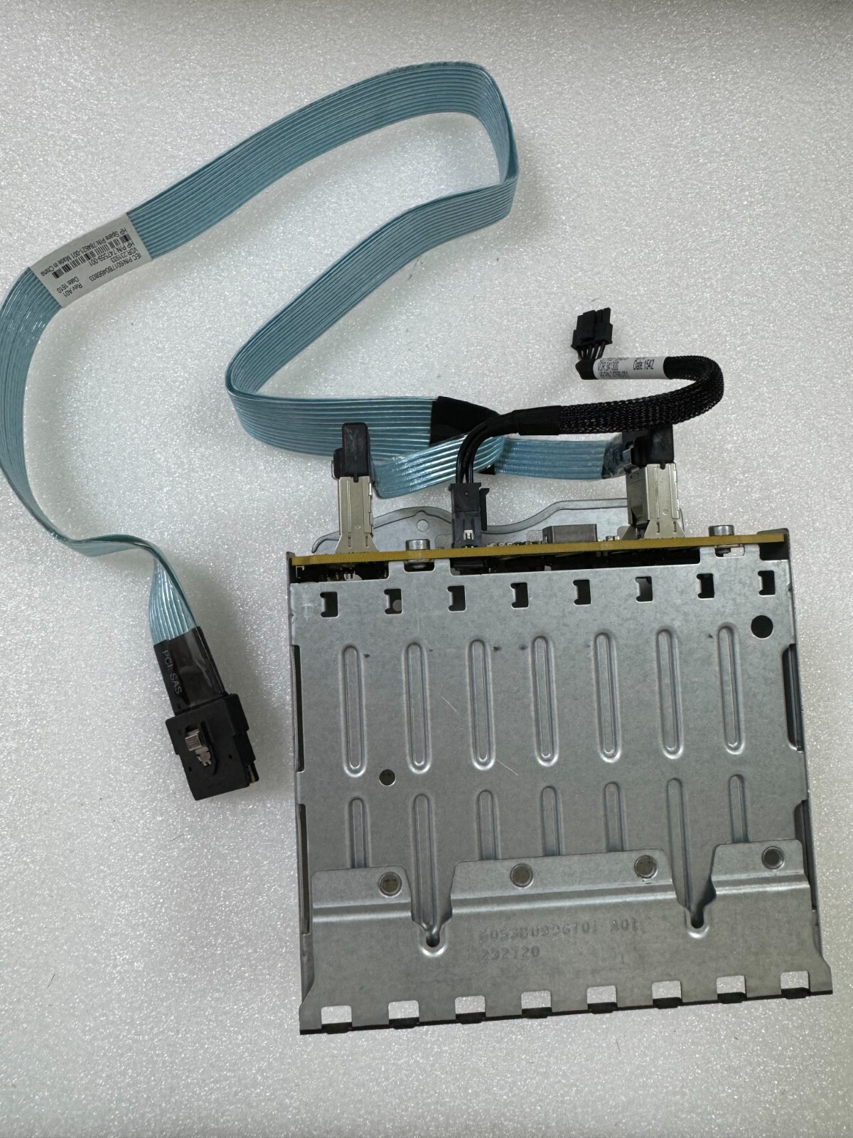 HPE 380G9 Hdd expansion cage with P840 cables 719067-B21 747592-001  777279-001-