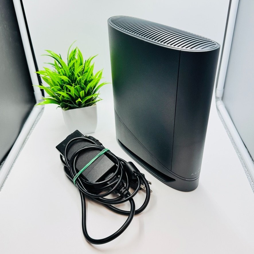 ARRIS SURFboard SBG8300 DOCSIS 3.1 AC2350 Wi-Fi Cable Modem Router w/ Power