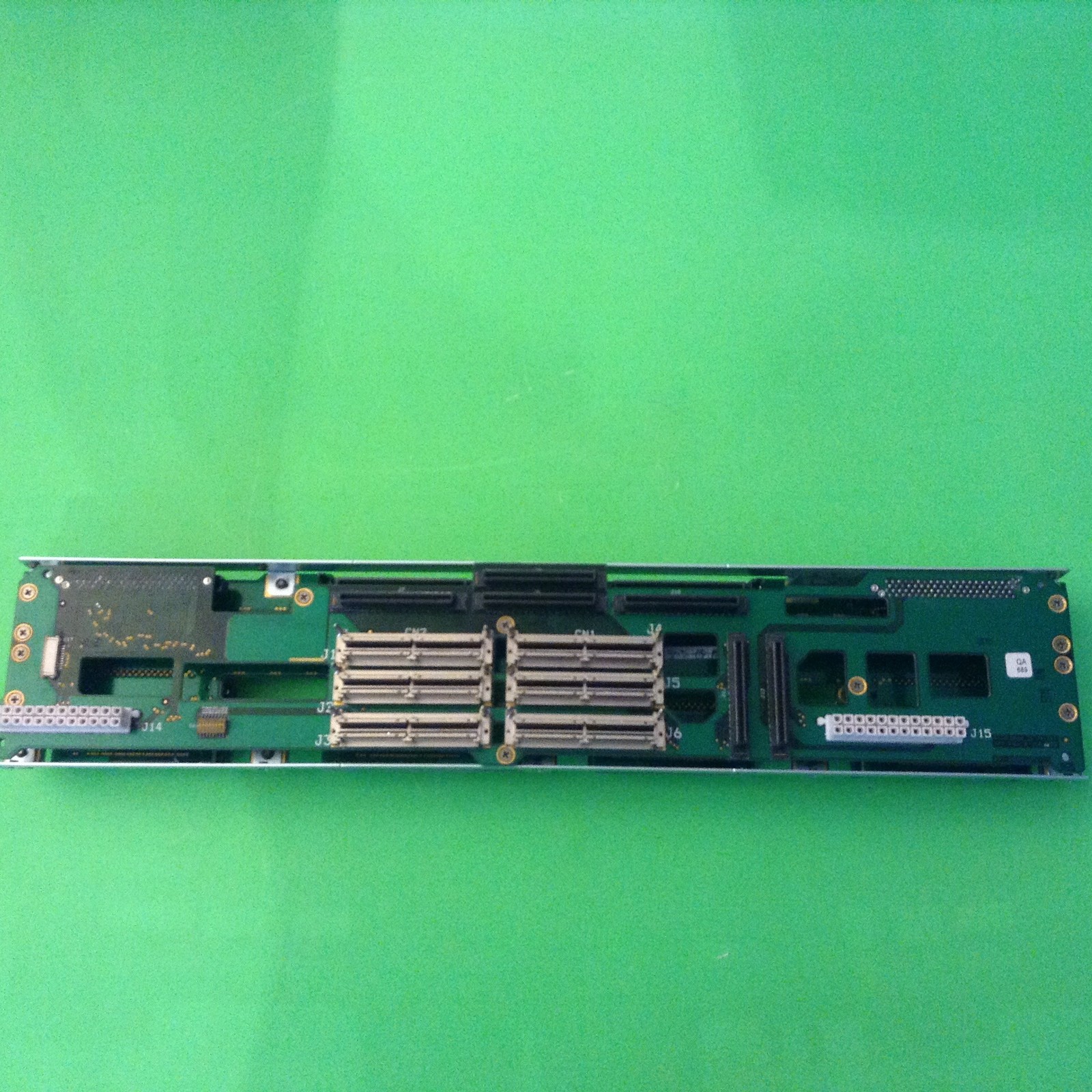 Sun Microsystems Storedge 3300 Server 16 Slot SCSI Backplane Storedge 3300 Serv