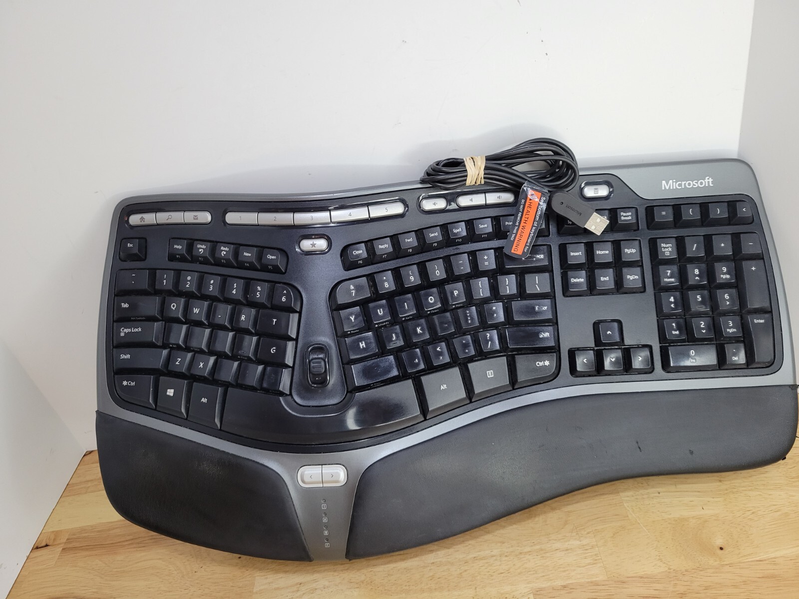 Microsoft Natural Ergonomic Curved Wired Keyboard 4000 Model KU-0462 with lift