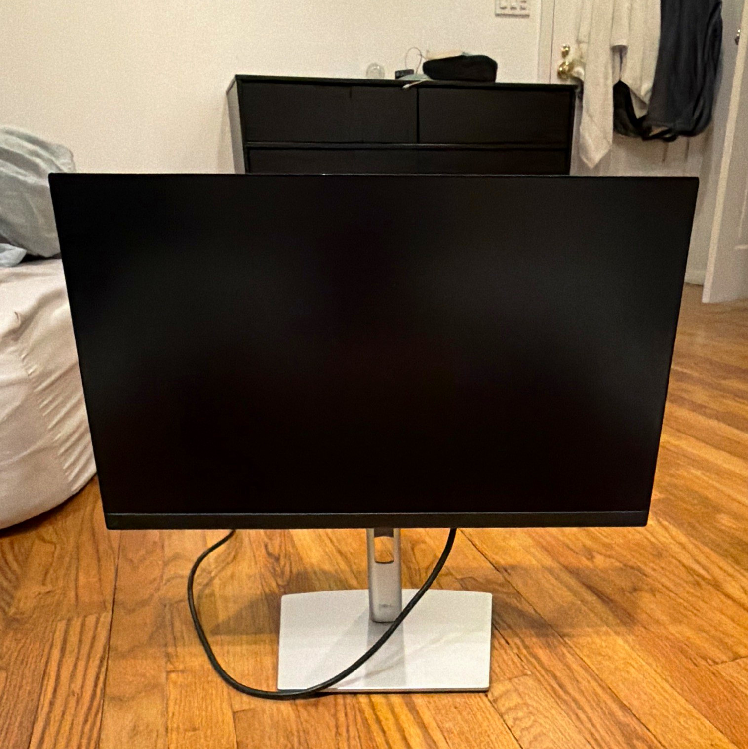 Dell UltraSharp 27 in Flat Widescreen Monitor 16:9 Black/Silver