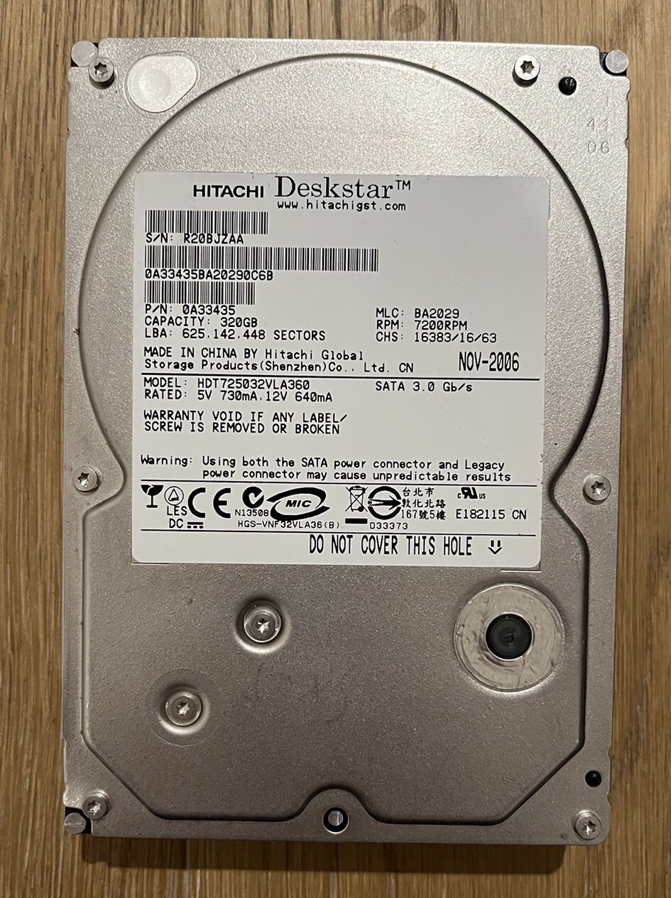 HITACHI HDT725032VLA360 320GB SATA HARD DRIVE  P/N:0A33435 MLC: BA2029 NOV-2006