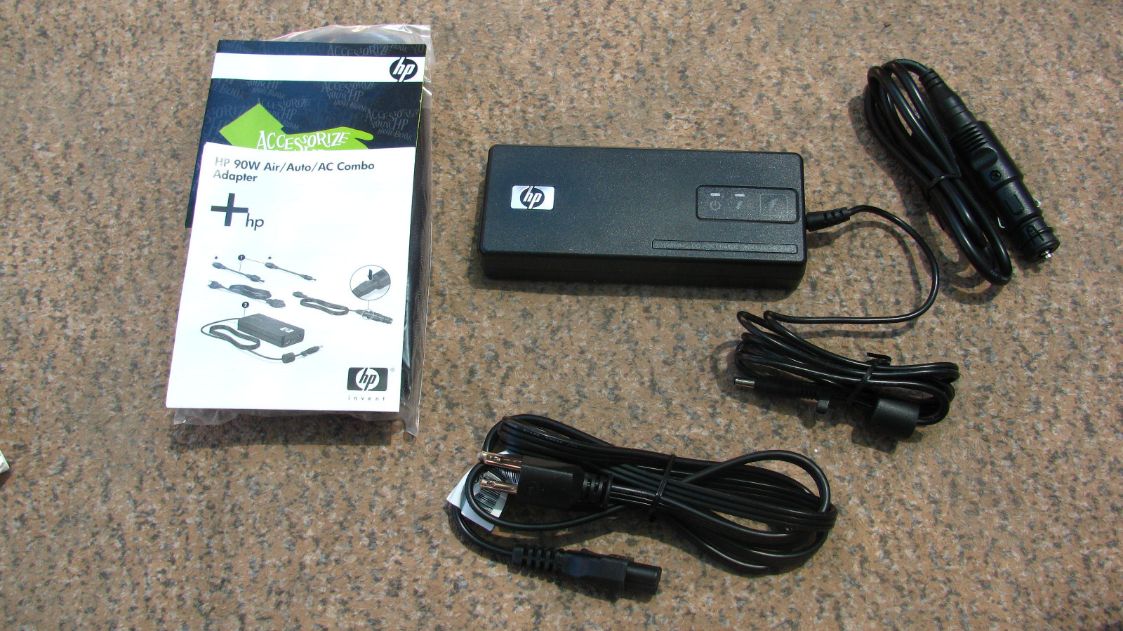 HP Compaq DV574A/PC628A HSTNN-AA04 355867-001 366068-001 Auto Air Adapter 90WATT