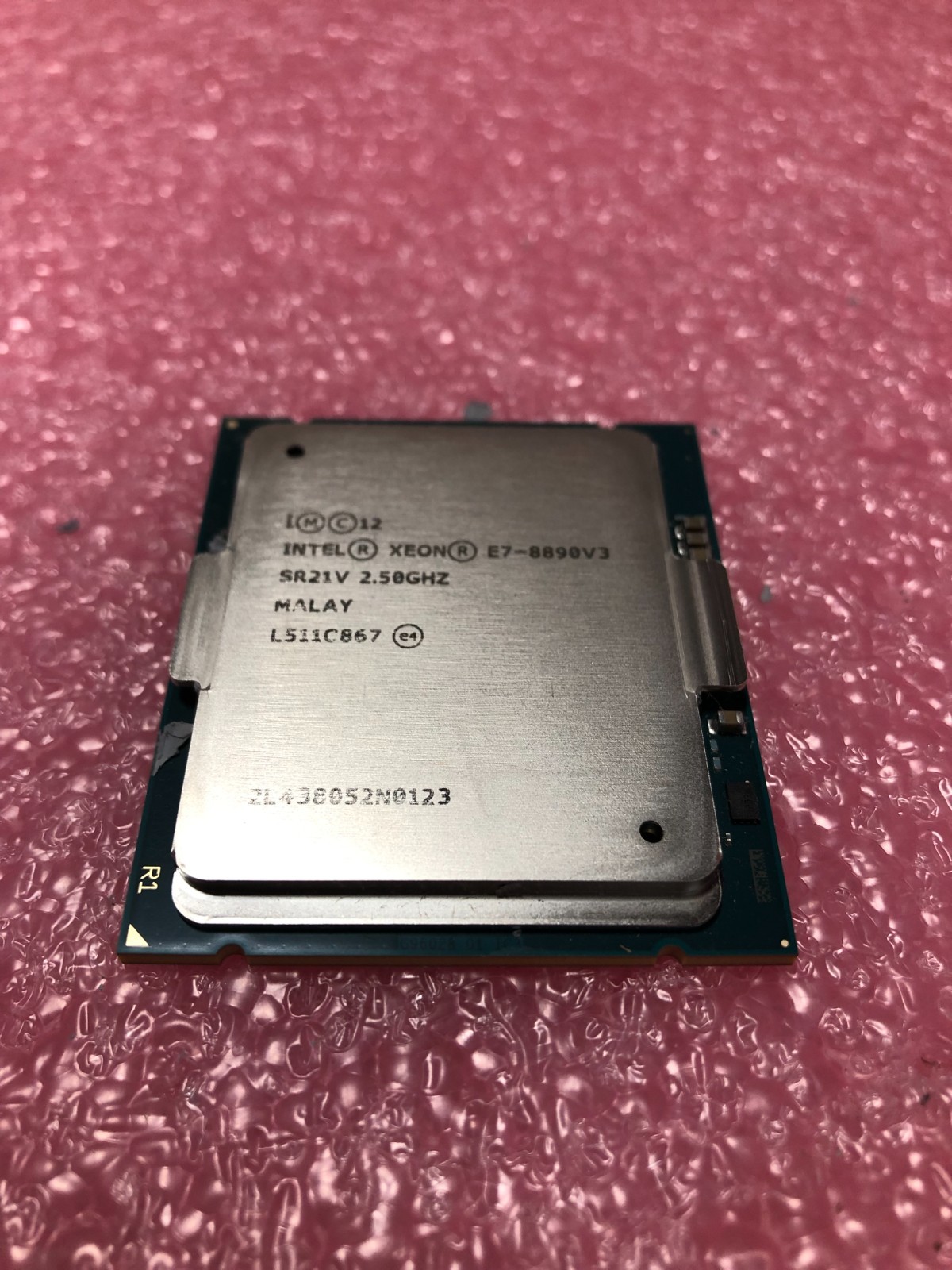 Strong-IT SR21V INTEL XEON E7-8890V3 2.5GHZ 18C PROC