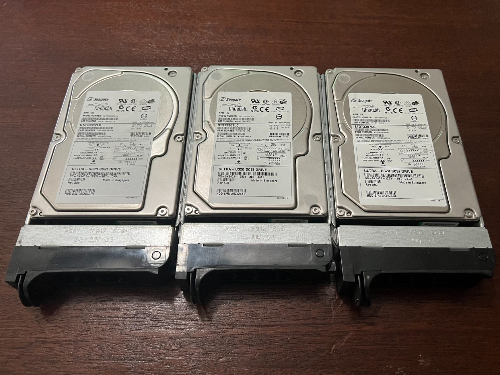 Seagate Cheetah 10K internal hard drive LOT of 3 (3X) ST373307LC