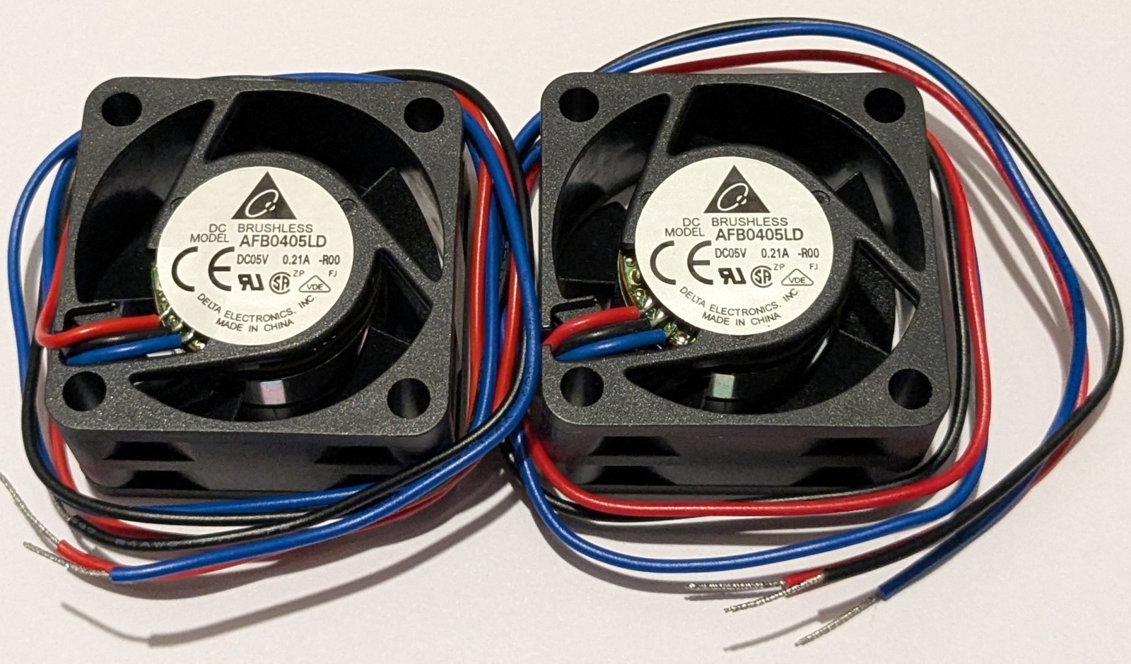 2X Delta AFB0405LD 40mm 5V 3-Wire Ball Bearing Axial Cooling Fan 5000RPM 5.6CFM