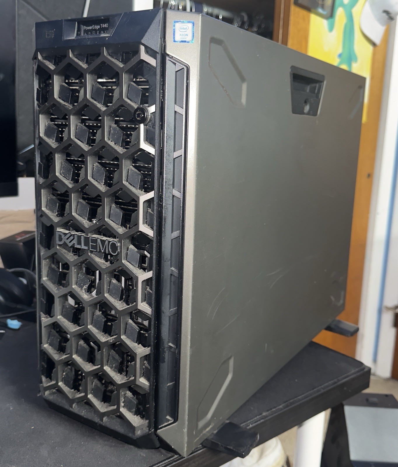 Dell PowerEdge T440 Xeon Silver 4114 32GB RAM 2x240GB 4x600GB 1x450W PSU NO OS