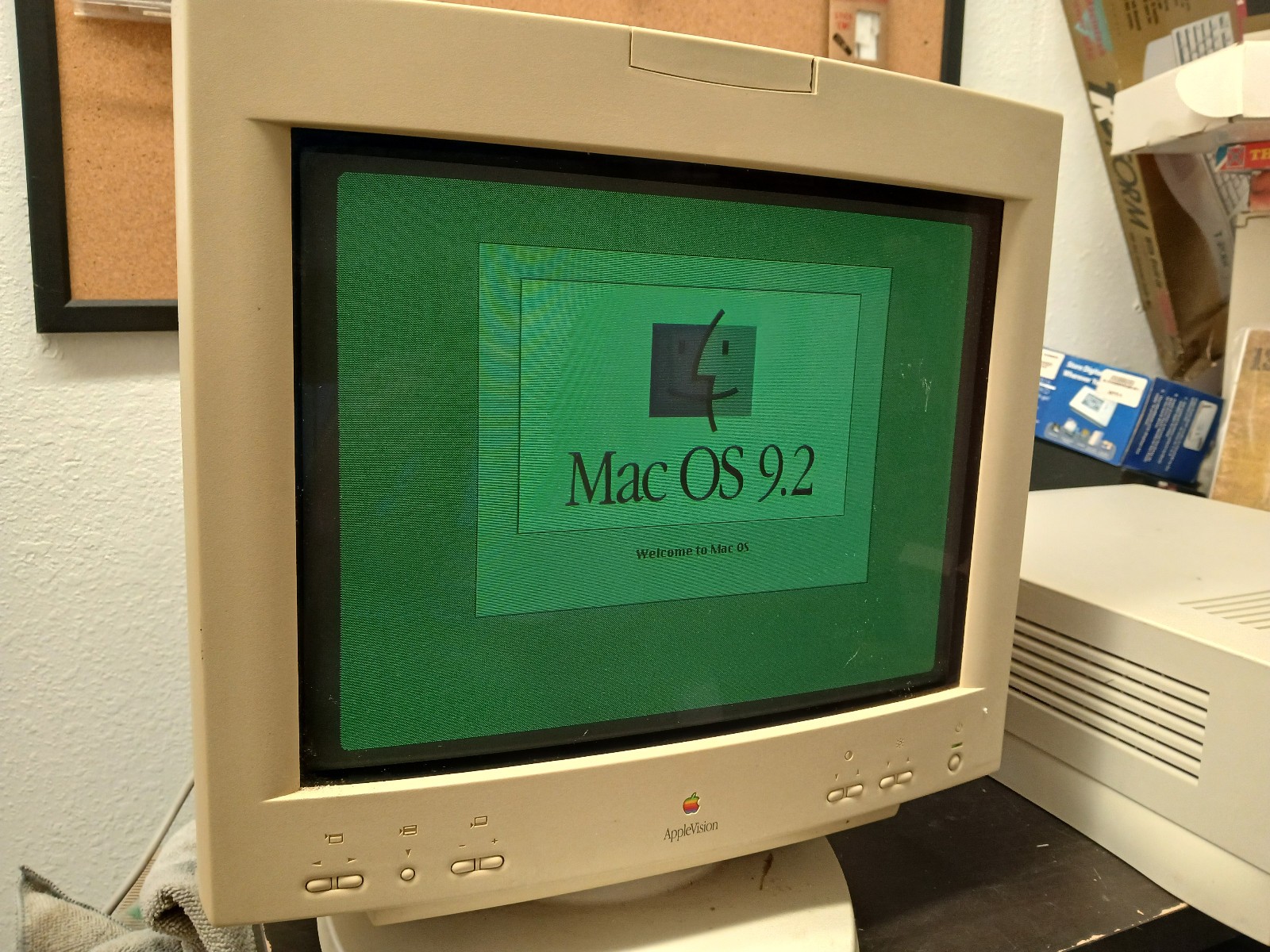 AppleVision 750 Display 17" Monitor M2935 825-4149-B 1997 Trinitron 1280x1024