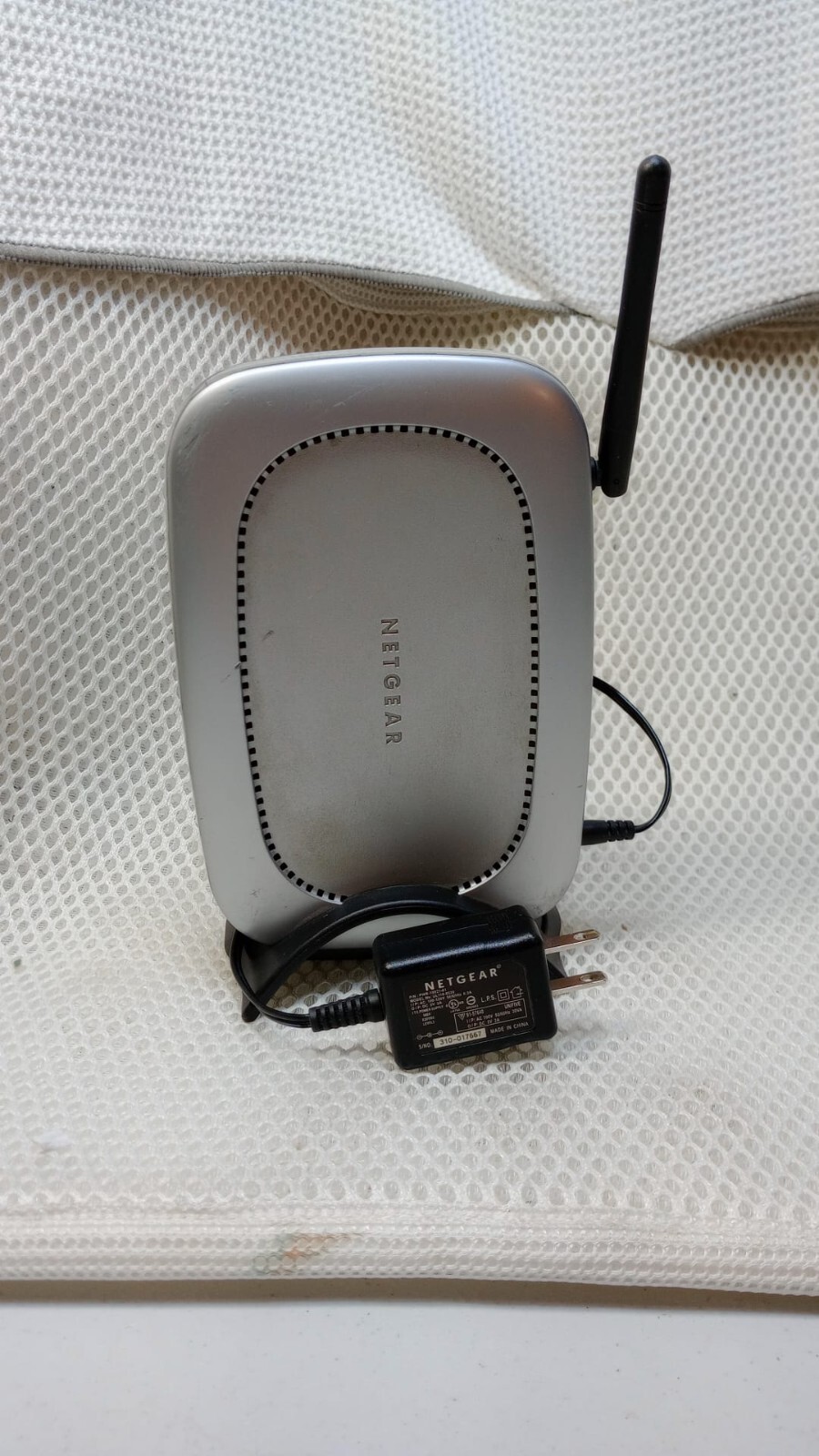 Netgear WGT624 V2 4 Port 108 Mbps Wireless Firewall Router w/Power Cord