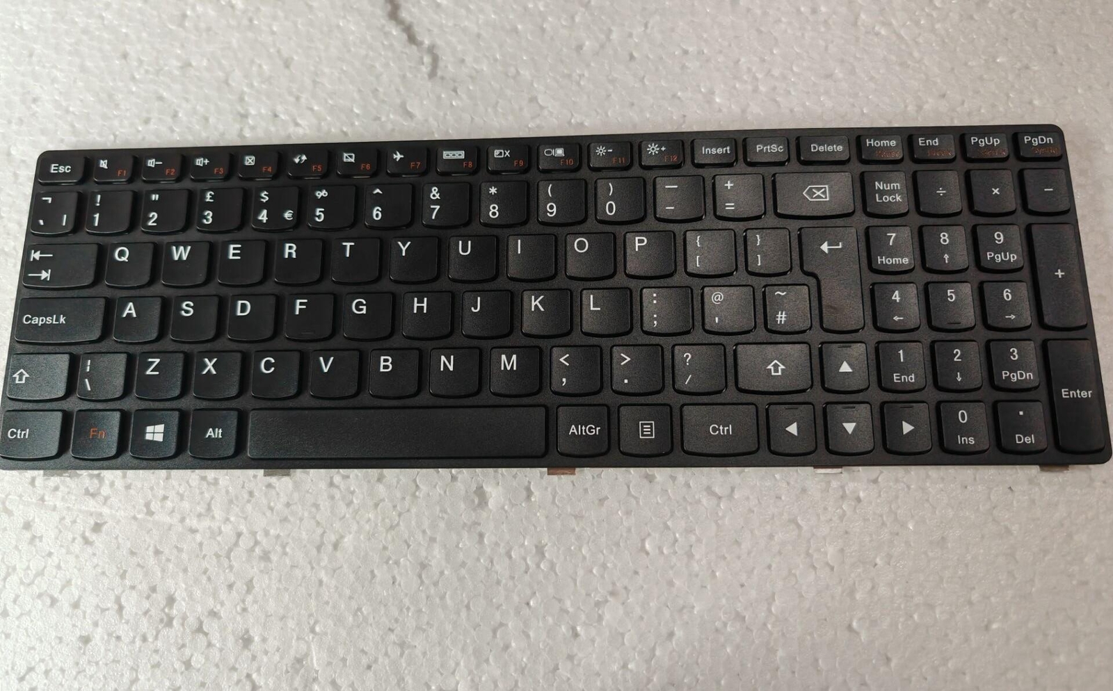 for Lenovo IdeaPad G580 G580A G585 Z580 Z585 N580 P580 P585 laptop UK Keyboard