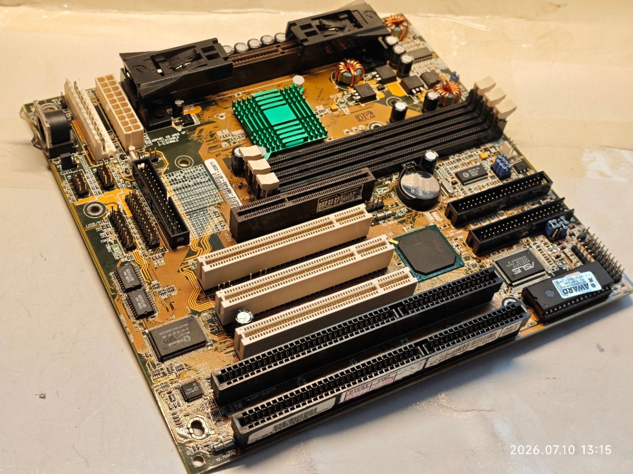 Premium Slot 1 AT Motherboard ASUS P2B-B Rev 1.01 (440BX) + 256 MB RAM & Bonus