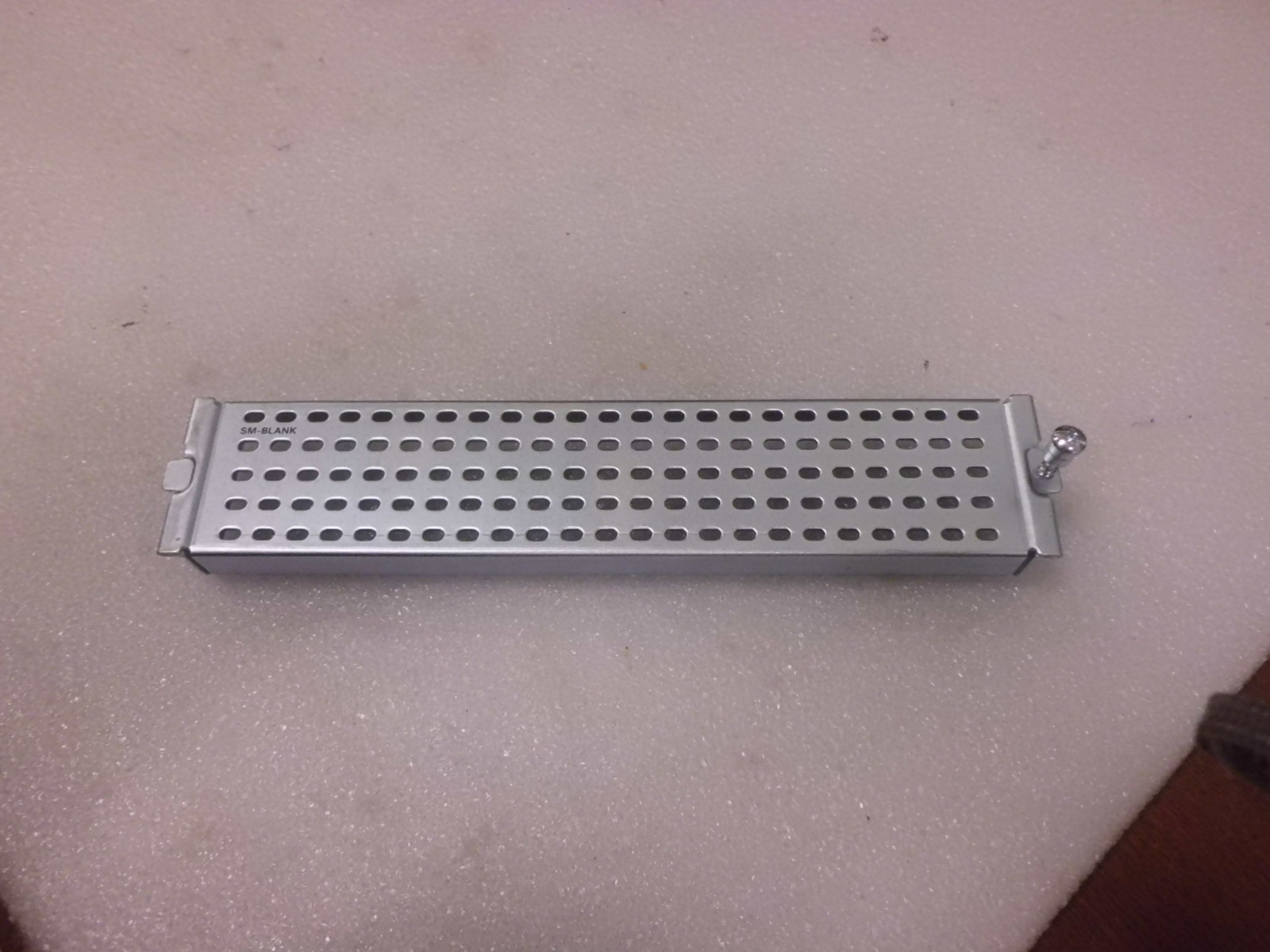 SM-BLANK 800-30368-03 700-26183-03 Cisco Single Service Module Blank Slot Cover