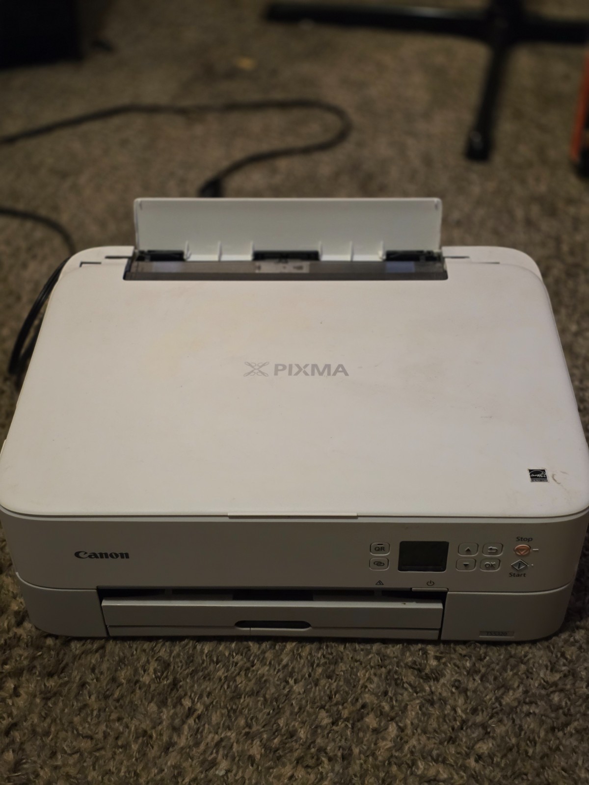 White, medium sized, slightly used, Canon PIXMA TS5351 still has cord