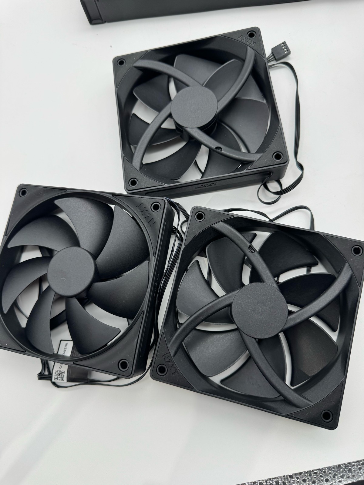 NZXT Kraken Plus 360 AIO Liquid CPU Cooler 360mm LCD Display 1.54in Black