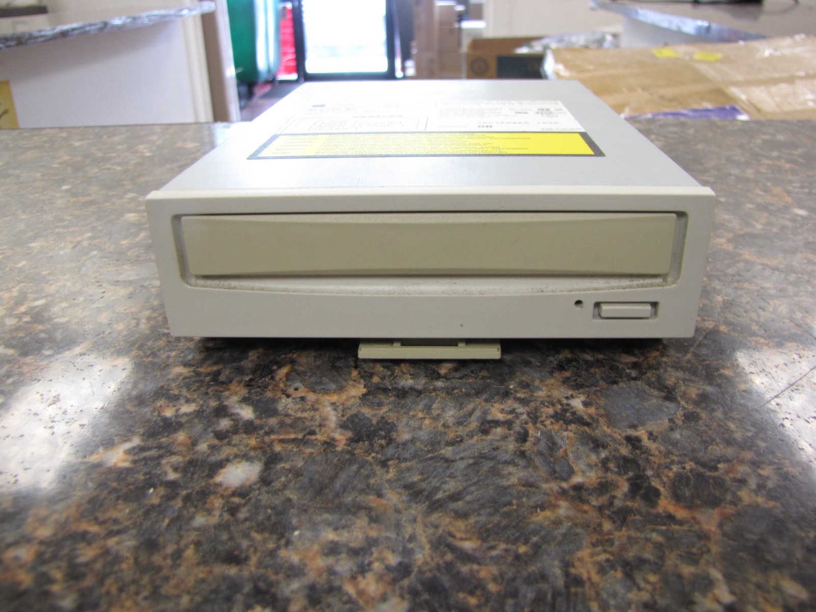 Sony Apple Computer CDU75S-25 AppleCD 600i CD-ROM - IJ28
