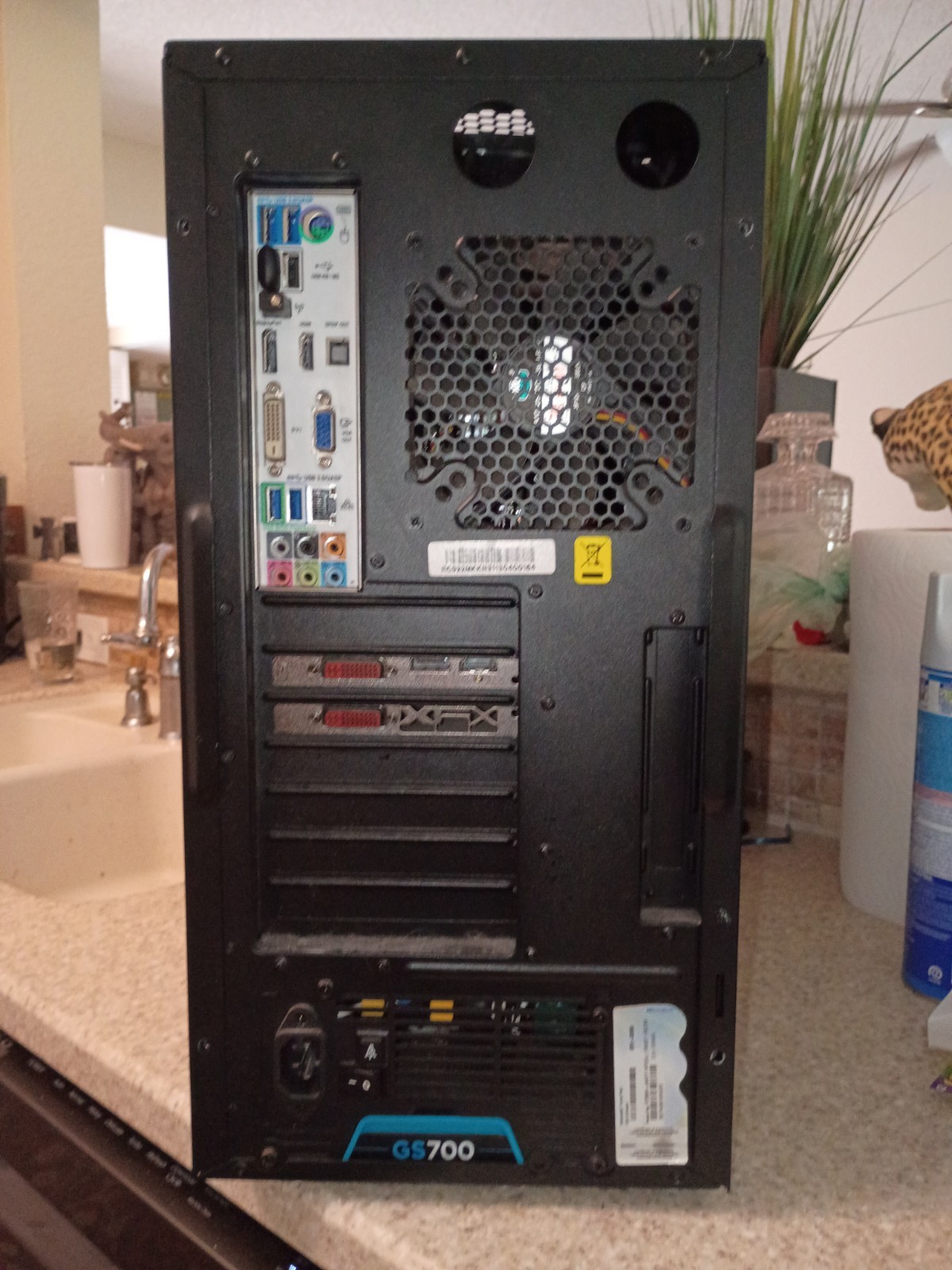 Cooler Master HAF 912 Gaming Computer 20"X 22" Look