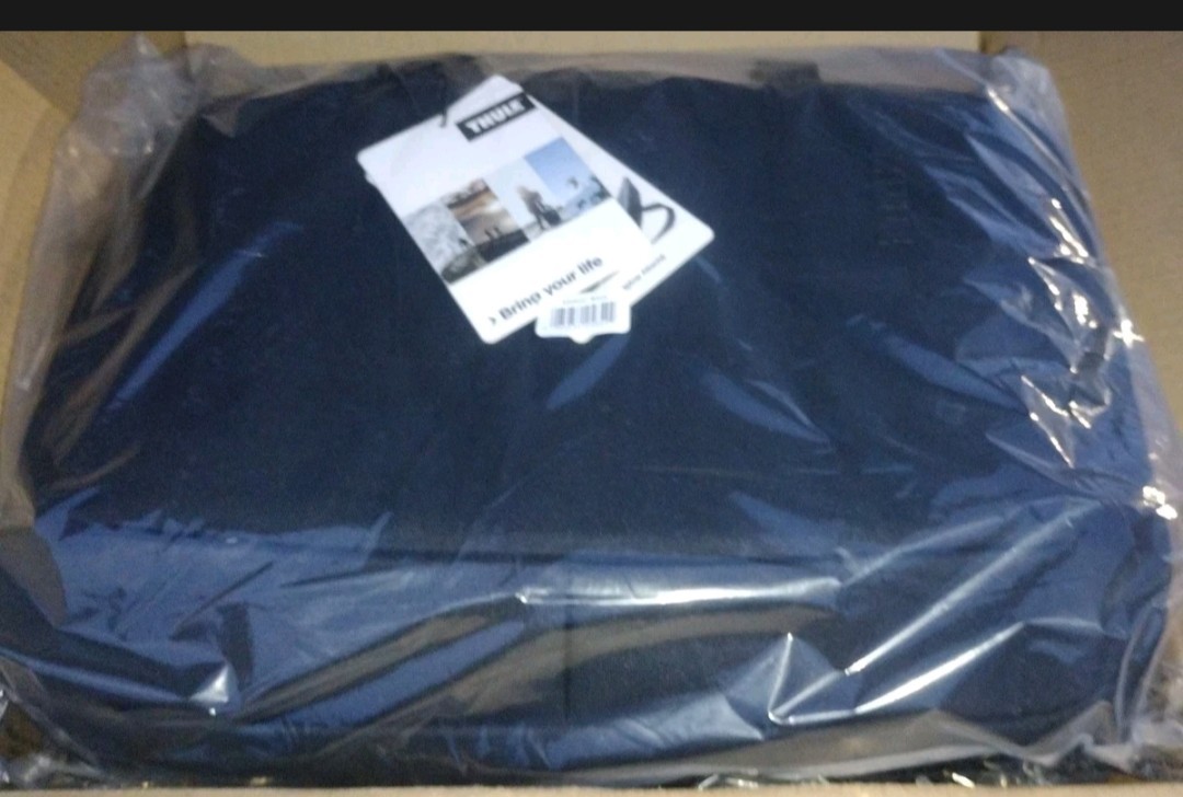 THULE 16" Laptop & Tablet Attache Black Travel Bag with Strap - New Sealed...