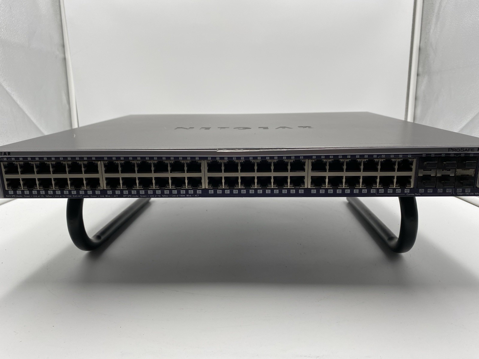 Netgear ProSAFE M5300-52G3 48 Port Managed Stackable Switch