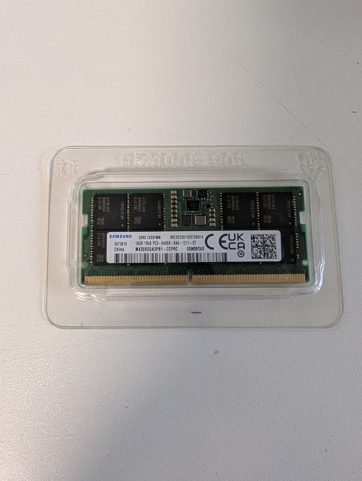 Samsung 16GB 1x16GB DDR5 6400 CL52 CSODIMM Laptop Memory M435R2GA3PB1-CCPRC