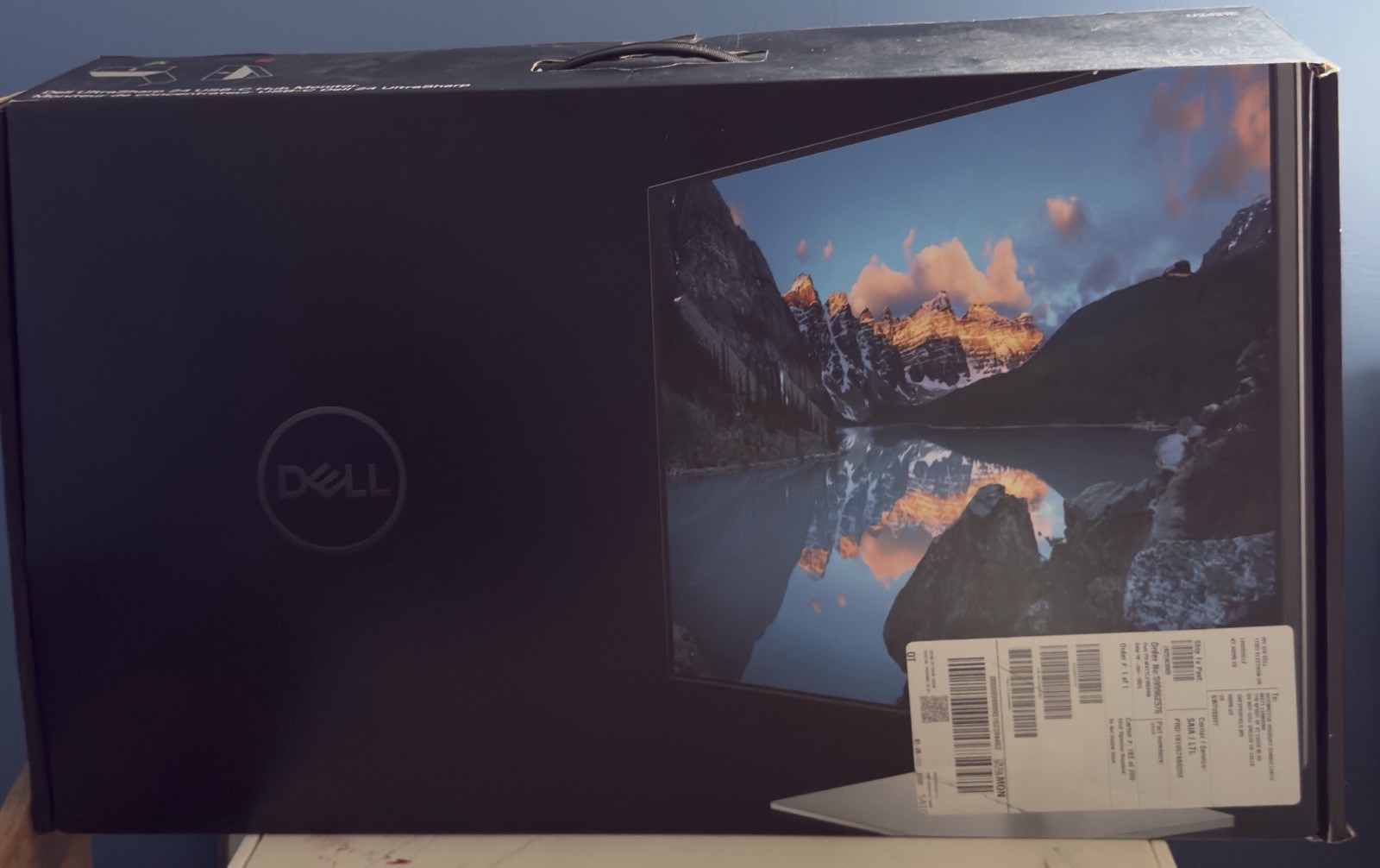 Dell UltraSharp U2421E 24” USB-C Hub Monitor IPS FHD 90W Power Delivery