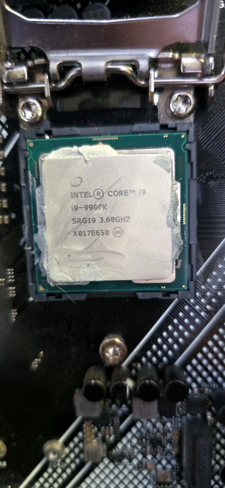 Intel Core i9-9900K SRG19 3.60GHz 8-Core 16-Thread LGA1151 Desktop Processor CPU