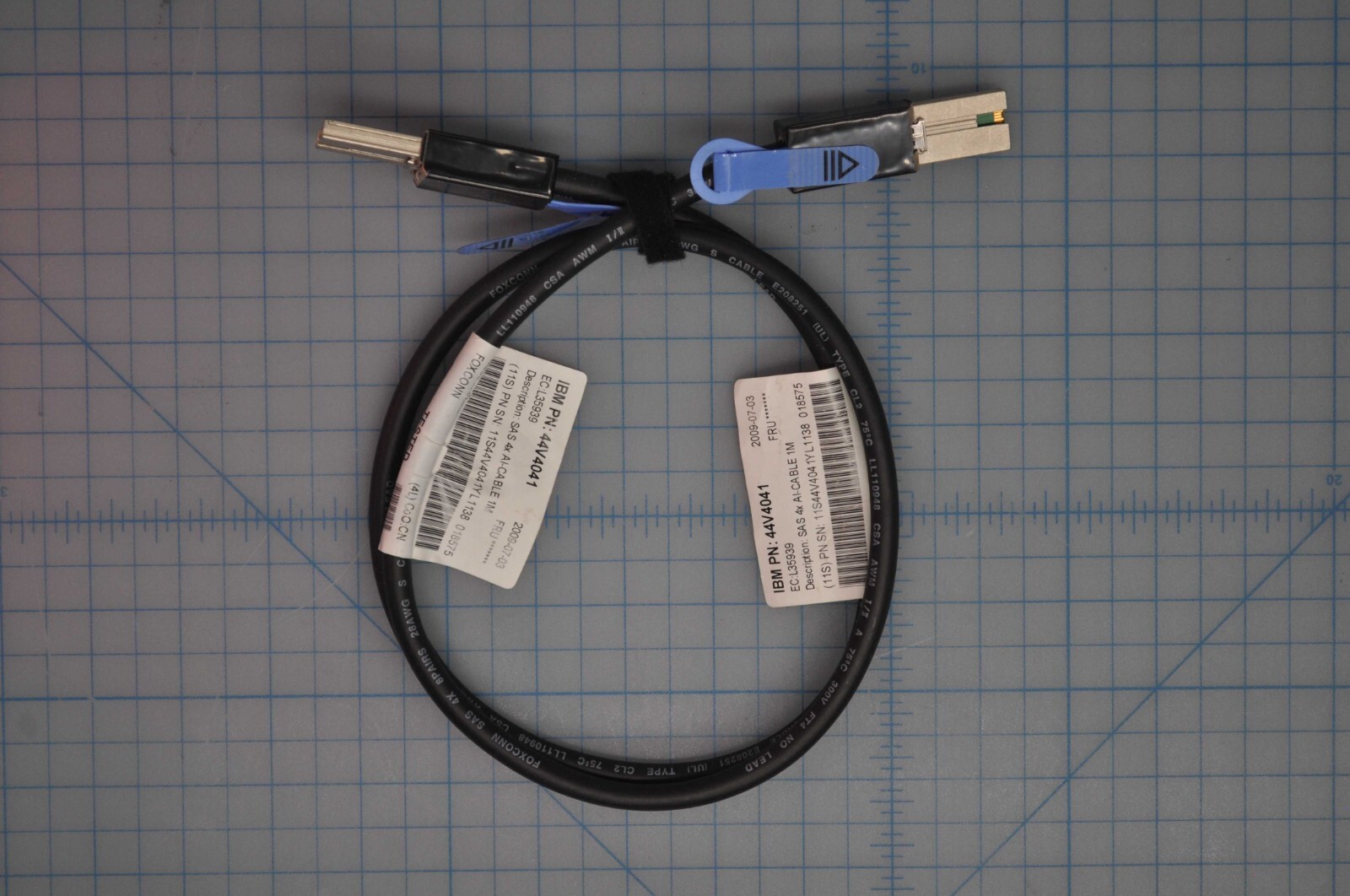 New IBM External SAS 4x 1M AI-Cable 44V4041
