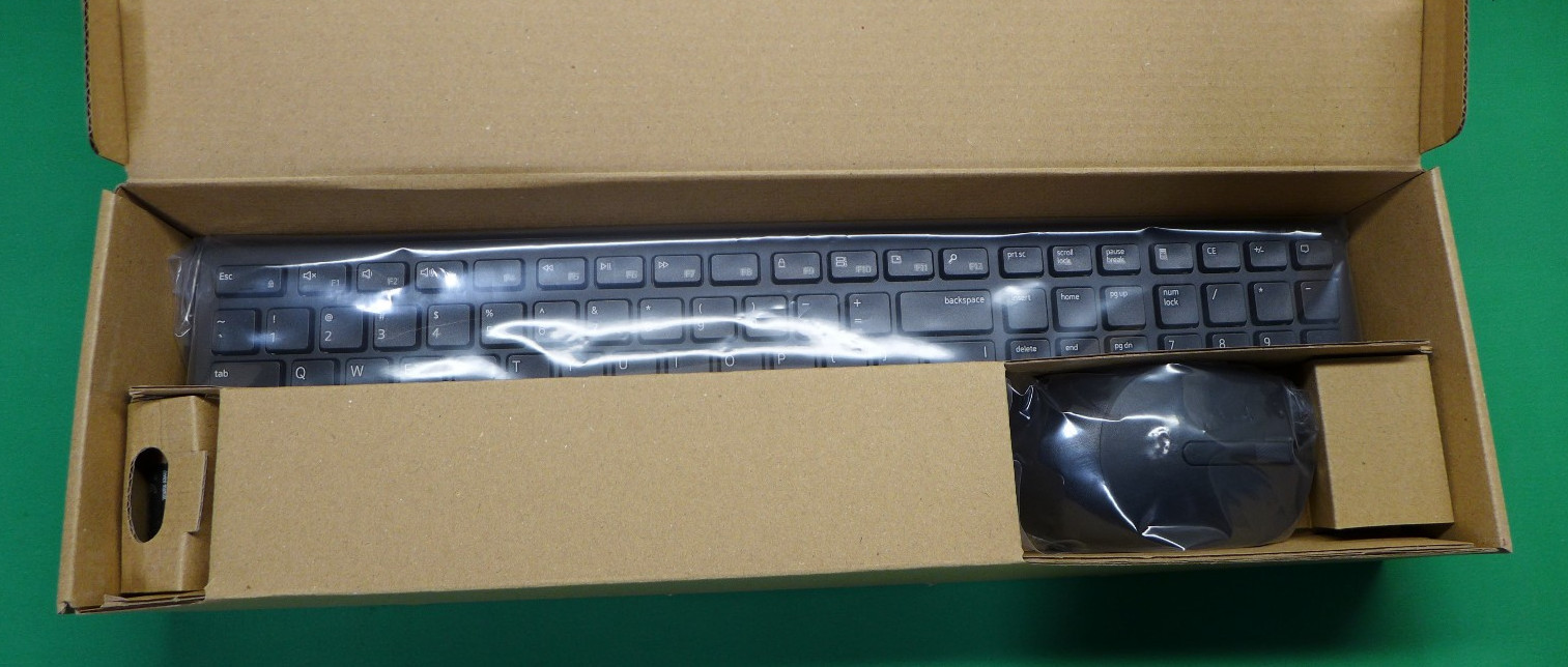 NEW Dell Wireless Keyboard & Mouse BLACK KM5221W ENGLISH CNWCR