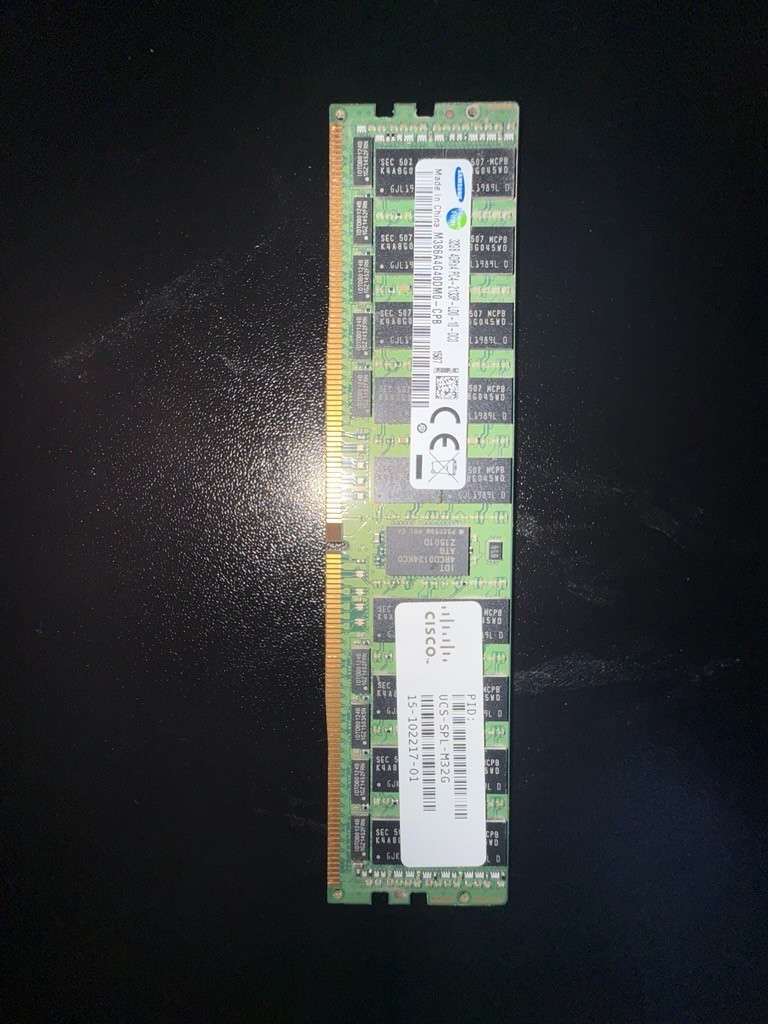 Lot 8 Samsung 32GB DDR4-2133 4DRx4 ECC LRDIMM M386A4G40DM0-CPB UCS-ML-1X324RU-A